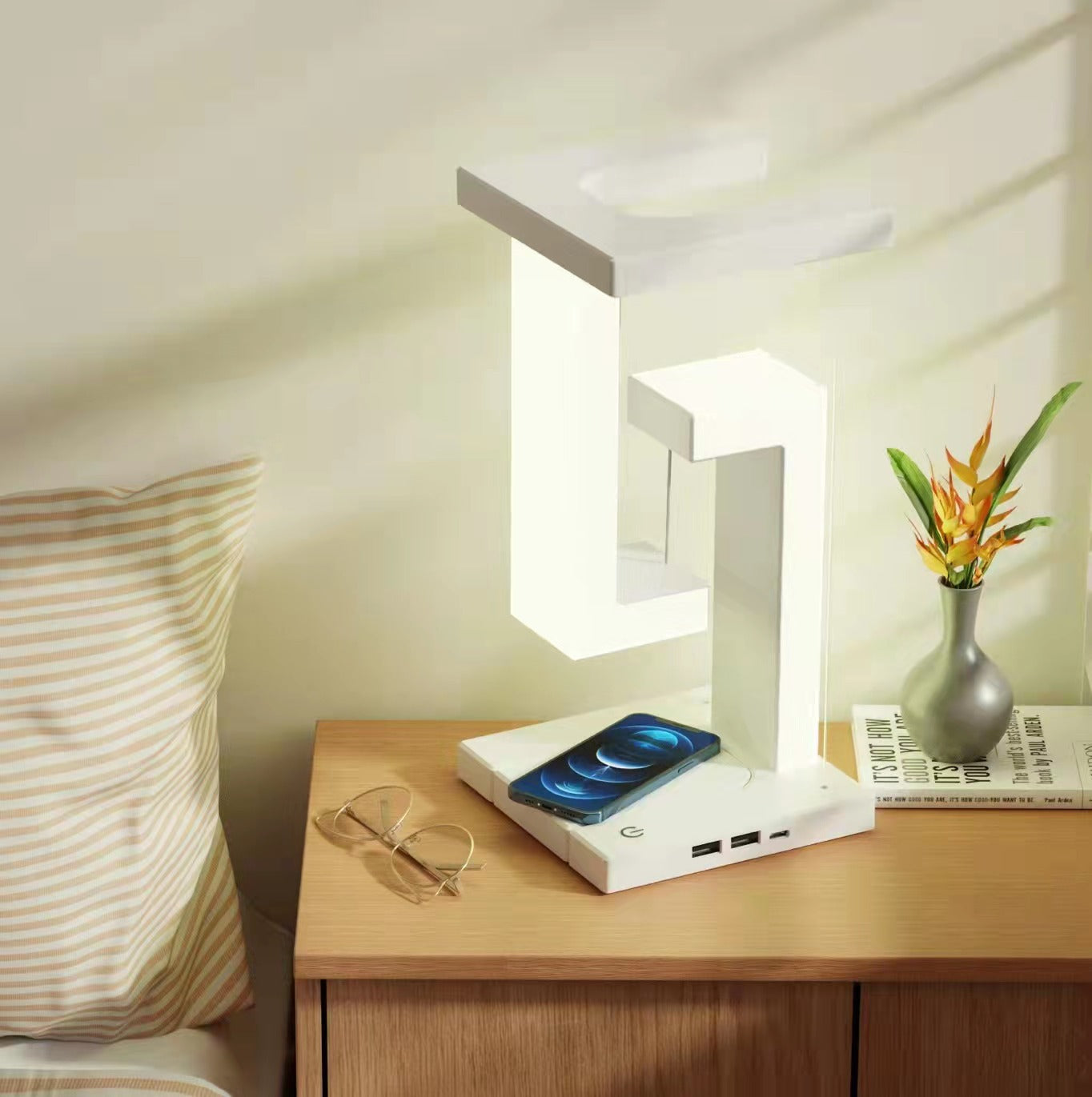 Creative Smartphone Wireless Charging Floating Table Lamp