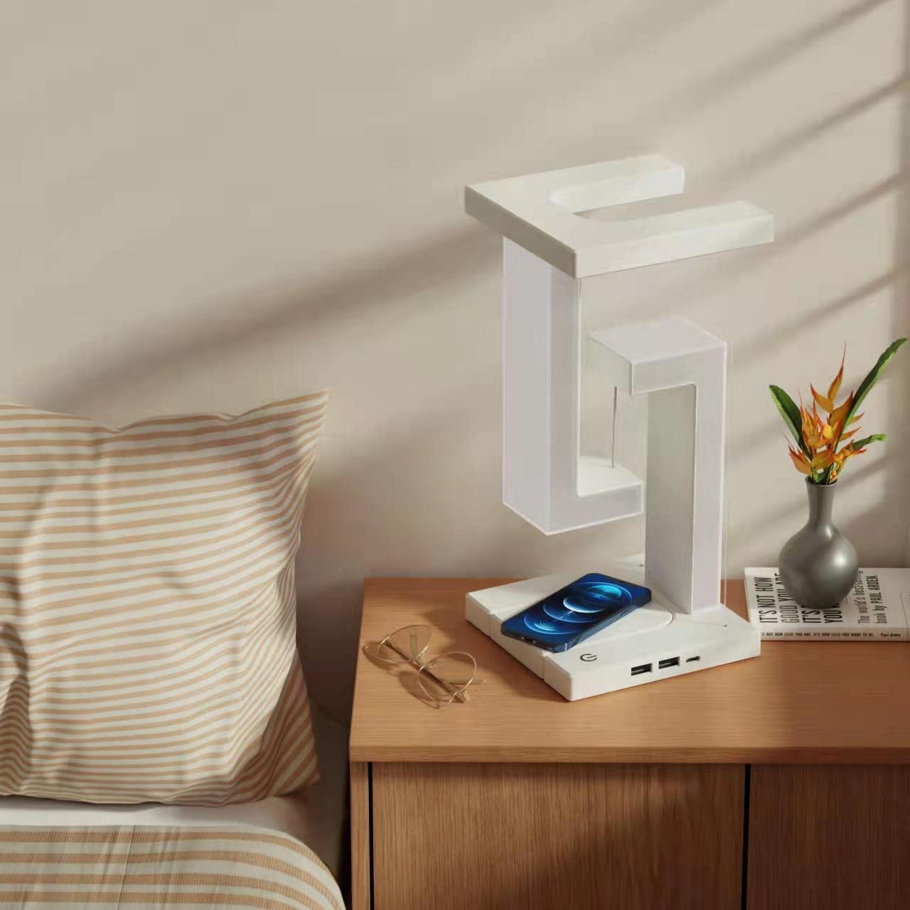 Creative Smartphone Wireless Charging  Floating Table Lamp